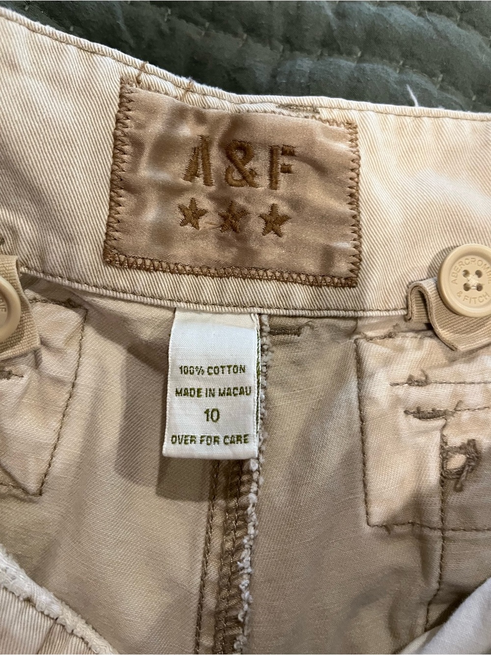 Abercrombie & Fitch Tan khaki Cotton Cargo Capris Bermuda skater shorts size 10 - Picture 6 of 8